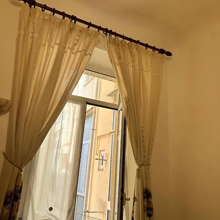 In Centro Ben Servito *